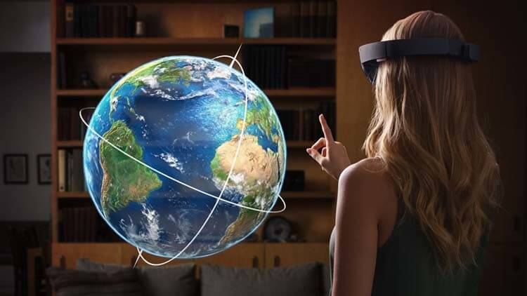 HoloLens.jpg